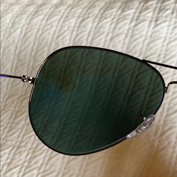 Polarized Ray Ban Aviators - Picture 6 of 9